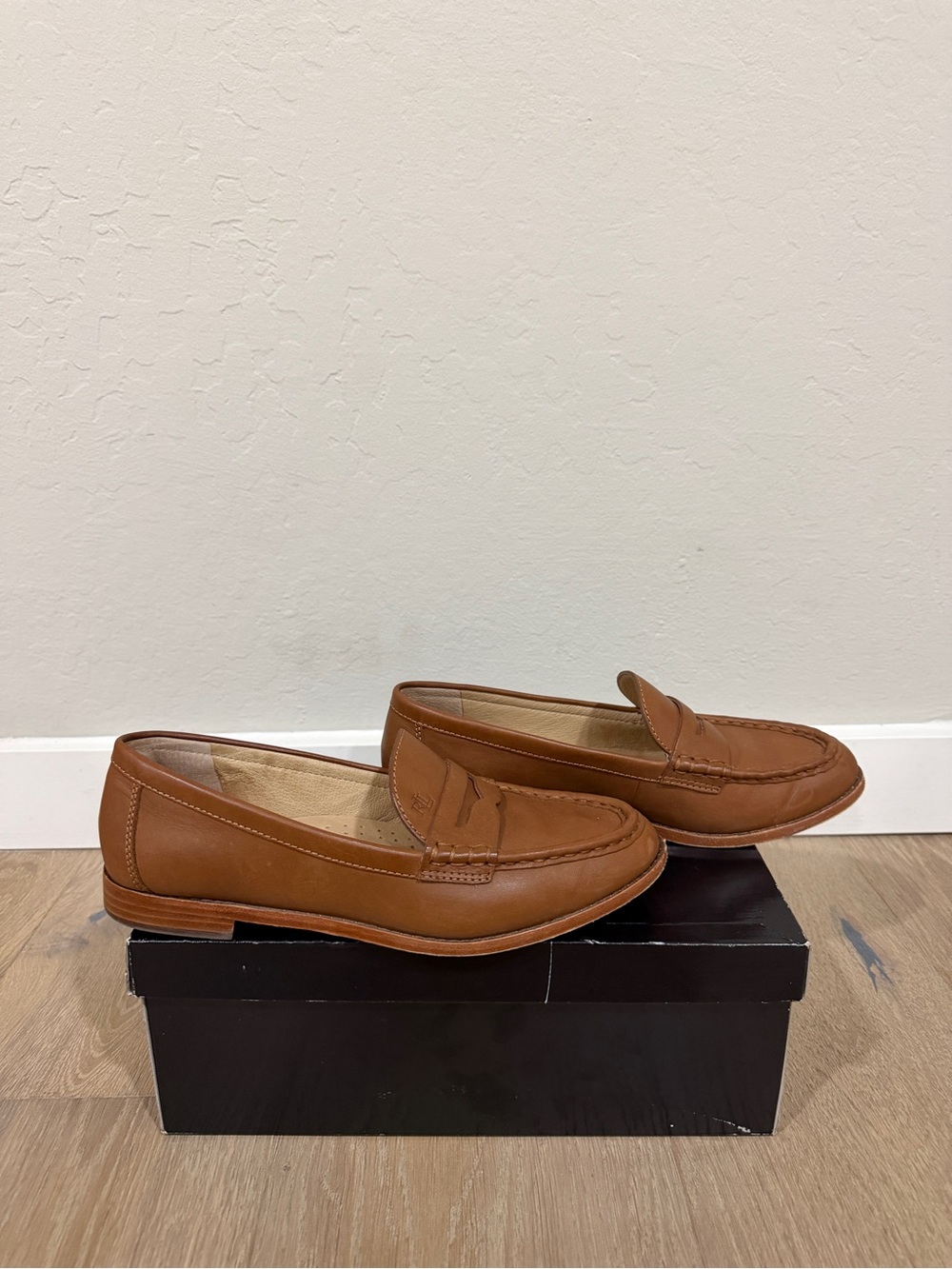 Ralph Lauren Wynnie Loafers Shoes Polo Tan Leather size 8